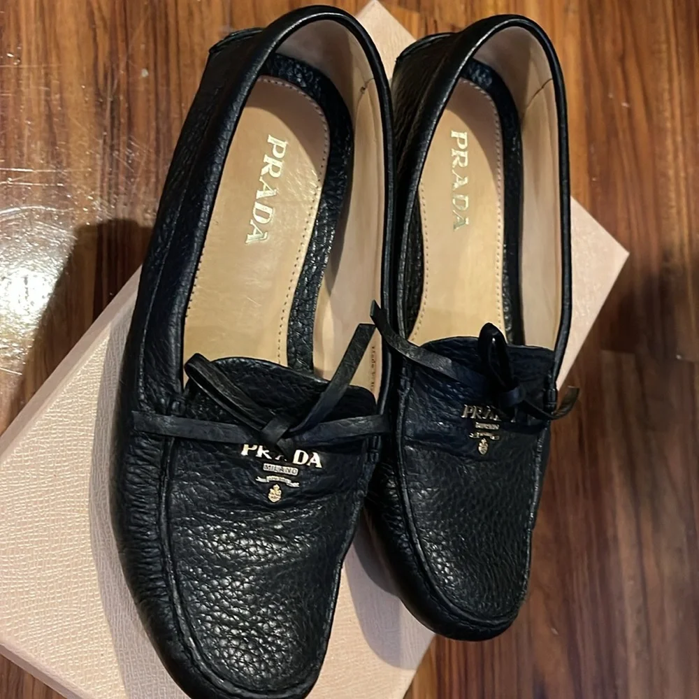 Prada black driving shoes - authentic - Picture 2 of 10